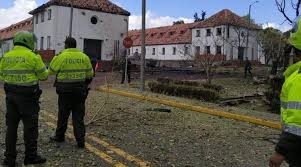 Autoridades informaron explosión con carro bomba en las instalaciones de la escuela de policía general santander en bogotá. Carro Bomba En Bogota Deja 8 Muertos Analitica Com