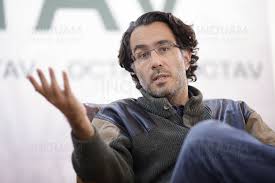 Lungmetraje în dicţionarul român explicativ. Conferinta Lungmetraj Octav Inquam Photos