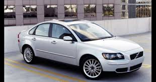The Volvo S40 My Favorite Non Saab This Car Like My Favored Saab 9 3 Is Simultaneously Sporty And Elegant In Fact This Car L Volvo S40 Volvo Volvo Cars
