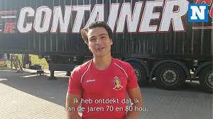 De olympische kampioene bleef op de meeting van montreuil op 1m89. Guns N Roses En Een Drankje Gedaan Op Afstand Zo Komen T Het Nieuwsblad Mobile