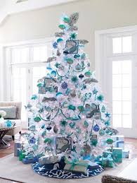 30 Classy And Elegant Floral Christmas Tree Ideas 11 White Christmas Tree Decorations White Christmas Trees Coastal Christmas Tree