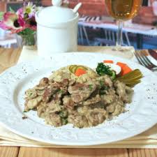 Beef bistro focuses predominantly on fresh seasonal produce as well as prime cuts from the uk, australia and new zealand. Dosenbistro Beef Stroganoff 400g