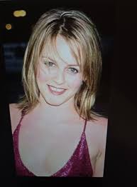 There was a short period Melissa Joan Hart did some sizzling hot  photoshoots. And we thank her for it. ♥️🔥🥰