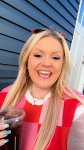 SHOWERHOUSE 2.0 #mobilehomegirl #manufacturedhomes #singlewide  #singlewidemobilehome #tiktokhome #blonde #outlawcountrymusic #outlaw  #country