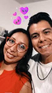 Y el mundo sigue cambiando. Pero tú y yo juntos haciendo milagros. Te amo  ❤️ Mariana Mendez