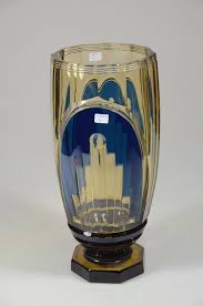 Lot Vase En Val St Lambert Des Annees 30 Ht 33cm Dans La Vente Art D Asie Antiquites Oeuvres D Art Lustrerie Verre Art Deco Oeuvre D Art Art Verrier