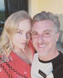 Ele nasceu no dia três do. Angelica Homenageia Luciano Huck Em Aniversario Sempre Juntos Primeiro Plano Home