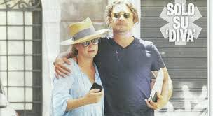 Figlio di irene petrafesa, pittrice, e di emilio, rappresentante di alimenti, ha vissuto ad andria fino all'età di 18 anni. Riccardo Scamarcio Papa E Nata La Sua Prima Figlia Ma Il Nome E Top Secret