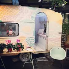 Le Nail Truck By Gloss Up Revient Au Bhv Marais Le Bhv Marais Salon Esthetique Deco Pastel Salon De Beaute