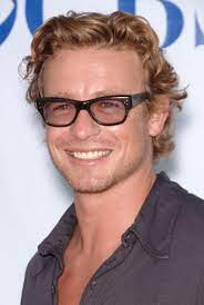 15 Surfer Hairstyles An Iconic Tousled Style And More Surfer Hairstyles Long Hair Styles Men Hair Styles