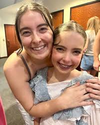 Easiest yes EVER!!! 🤍💍 📸: @momsandlenses2