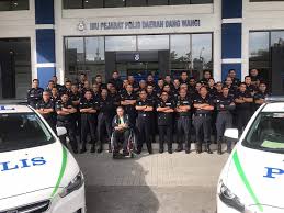 Do not go to the headquarter located besides jalan hang tuah. Polis Dang Wangi Facebook