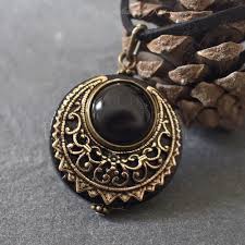 Résultat de recherche d'images pour "LE TALISMAN DE LA LUNE"