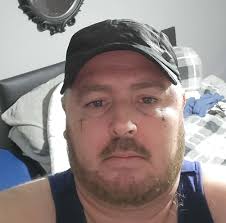 The like comment and share buttons have all move and nobody seems to like  it…. 😟😖😫 What's your thoughts