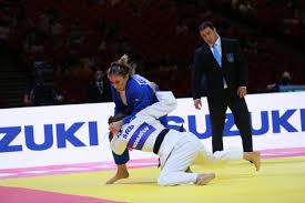 Il judo (via della cedevolezza) è una tecnica di combattimento nata ufficialmente nel 1882 per mezzo del judoka giapponese jigoro kano.in italia quest'arte marziale viene introdotta nei primi del â€˜900 ad opera di alcuni marinai italiani in servizio nel mar cinese. Judo Mondiali 2021 Per L Italia Arrivano Altri Due Pass Olimpici Adg