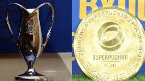 To samo trofeum adriano mógł wznieść również rok później, kiedy sevilla powtórzyła sukces z 2006 roku. Znalazly Sie Pilkarskie Trofea Wrocily Na Zawisze