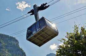 Particolare delle cabine della funivia. Qszskbcwqj4rlm