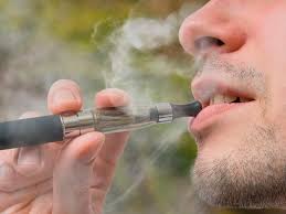 Ini membutuhkan waktu agar anda terbiasa. Gunakan Vape Untuk Ganti Rokok Ada Cairan Melekat Di Paru Paru Pria Malaysia Ini Health Liputan6 Com