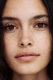 Lara Compton (22niebuhrl90)