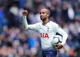 Lucas rodrigues moura da silva؛ مواليد 13 أغسطس 1992)، ويعرف باسم لوكاس مورا، لاعب كرة قدم برازيلي يلعب مهاجمًا لنادي توتنهام هوتسبير الإنجليزي والمنتخب البرازيلي. Ø«Ù„Ø§Ø«ÙŠØ© Ù„ÙˆÙƒØ§Ø³ Ù…ÙˆØ±Ø§ ØªÙ…Ù†Ø­ ØªÙˆØªÙ†Ù‡Ø§Ù… ÙÙˆØ²Ø§ Ø³Ø§Ø­Ù‚Ø§ Ø¹Ù„Ù‰ Ù‡Ø¯Ø±Ø³ÙÙŠÙ„Ø¯ Reuters