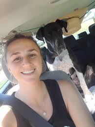 You may be surprised.. But I'm STILL not your salesy kinda gal 😏 And that  is one of MANY aspects that I love about this business! You just need to  show up