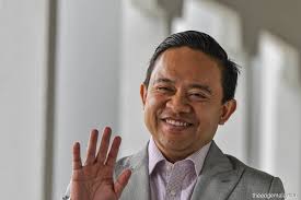 MACC officer lodged complaint against Wan Saiful, but admits wording of  complaint not hers