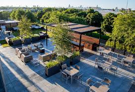 Urban garden design small garden design patio design exterior design courtyard design rooftop design rooftop garden terrace roof installation roof detail roof deck pedestal tech plastic. Bradley Center Chicago Roof Deck Garden