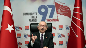 Ev emekçilerinin yaşadığı dramı ve taleplerini dinleyen chp lideri kılıçdaroğlu, çözüm önerilerini anlattı. Kemal Kilicdaroglu Ev Kadinlarini Dinledi Aile Destekleri Sigortasi Ni Hayata Gecirecegiz