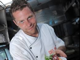 People give thanks in tweet ways