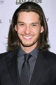 4 Epic Curtained Hairstyles For Men Rejuvenate 90 S Hairstyles Long Bob Hairstyles 90s Hairstyles Men Mens Hairstyles