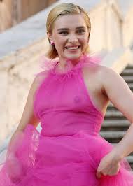 動画あり】イベントで人気女優(26)の乳首が丸出しになってしまい炎上ｗｗｗｗｗ - ポッカキット