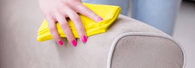 Après le test, pour nettoyer votre canapé en tissu avec du bicarbonate de soude, vous pouvez procéder de la façon suivante : Comment Nettoyer Un Fauteuil En Tissu Cdiscount