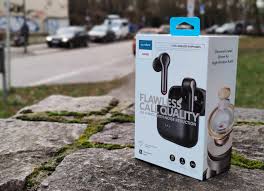 Devices with stereo speakers deliver sound from independent channels on both left and right sides, creating a richer anker soundcore liberty air 2. Anker Soundcore Liberty Air 2 Im Test Individualisierbarer Klang Im Airpods Look