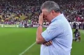 187.5 tuhatta seuraajaa, 169 seurattavaa, 48 julkaisua. Bresil L Emouvant Hommage De Fluminense A Abel Braga Apres Le Deces De Son Fils Sport 365