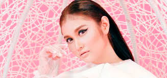 Siti badriah lagi syantik official music video nagaswara music. Ayda Jebat Bakal Gegarkan Industri Muzik Dengan Single Mata Sensasi Selebriti