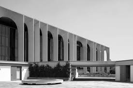 La sede si trova a segrate, alle porte di milano. Palazzo Mondadori Atlante Architettura Contemporanea