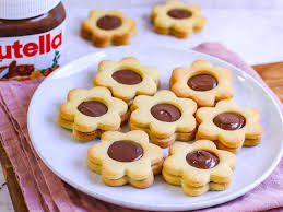 Nutella Farine Beurre Doux Sucre Vanille Oeuf Sucre Glace En 2020 Sable Nutella Recette Sable Nutella