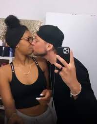 „sex im haus kann ich auch danny durfte nur ein gepäckstück mitnehmen. Kuss Prank Sind Koln 50667 Danny Und Sharon Ein Paar Promiflash De