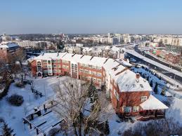 Norwida w białymstoku utrzymało swoją wysoką pozycją, co potwierdza przyznany tytuł „srebrnej szkoły 2021. Perspektywy 2021 Tylko Torun