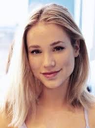 Robin Gallant's Instagram, Twitter & Facebook