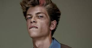 Remote Control': Victor Petit para Commons and Sense Magazine