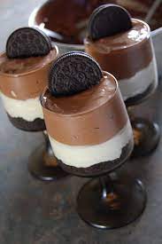Pin By Brittany Mccall Echt On Desserts And Food Crafts Desserts Chocolate Mousse Desserts Dessert Recipes