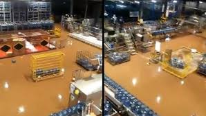 Penyebab kebakaran diduga dari ledakan salah satu dinamo di dalam pabrik. Pt Aqua Golden Mississippi Cicurug Sukabumi