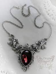 Check out our silver jewels selection for the very best in unique or custom, handmade pieces from our pendants shops. Pin De Evy Lizarraga En Jewelry Love Collares De Joyas Joyas De Moda Joyeria De Fantasia