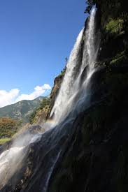 Venite a scoprire le grandissime cascate dell'acquafraggia e i suoi sentieri per fare passeggiate in valchiavenna. Rifugio Savogno Da Borgonuovo Di Piuro So Sentiero Panoramico Cascate Acquafraggia