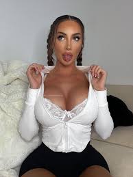 Ariana 🍒 (uArianavxo) - Reddit