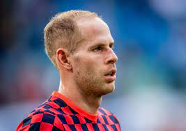 Find the latest péter gulácsi news, stats, transfer rumours, photos, titles, clubs, goals scored this season and more. Rb Leipzig English On Twitter Team News Peter Gulacsi Suffered A Bruised Skull During Last Night S Match He Is Unlikely To Feature In Saturday S Game Against Paderborn Speedy Recovery Pete