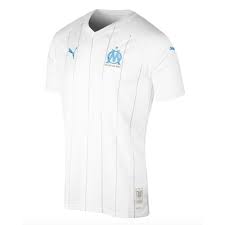 Le blanc est ultra dominant sur cette nouvelle tenue créée par puma, avec de très fines bandes bleues verticales qui viennent couper ce maillot. Maillot Marseille 2019 2020 Cdiscount