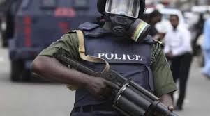 Governor oluwarotimi akeredolu has described the gruesome murder of a popular journalist in ondo state, olubunmi afuye by armed robbers on thursday, as a dastardly act. Armed Robbers Kill Journalist Police Officer In Ondo Bank Attack