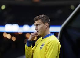 Bit.ly/1lqmgvz victor lindelof is swedish football player who plays for benfica as defender. Transfer News Manchester United To Complete 35million Deal For Benfica Defender Victor Lindelof On Wednesday